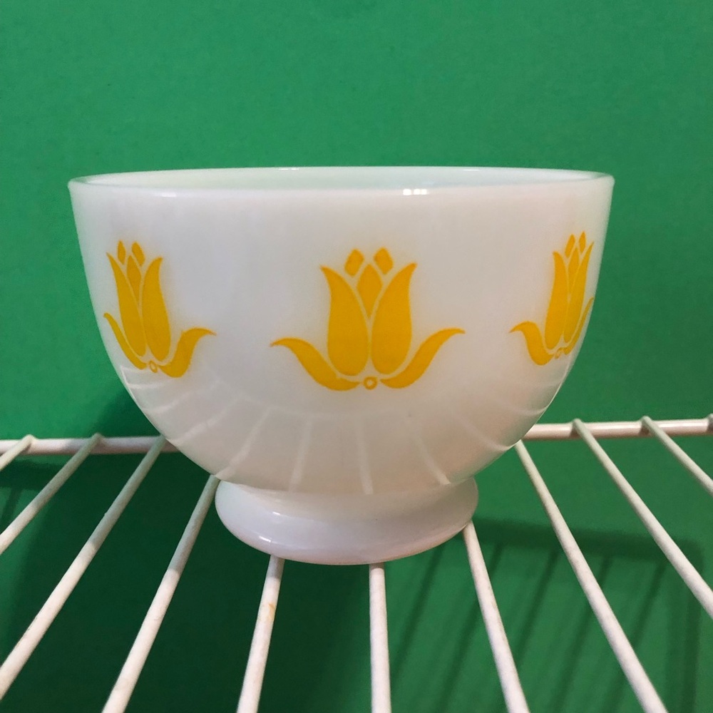 HTF Vintage Fire King Yellow Tulip Cottage Cheese Milk Glass Bowl RARE